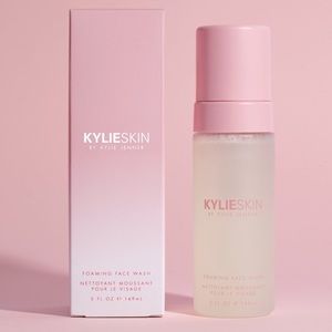 KylieSkin Makeup - BRAND NEW KylieSkin Face Wash 💦 KylieSkin Makeup - BRAND NEW KylieSkin Face Wash 💦